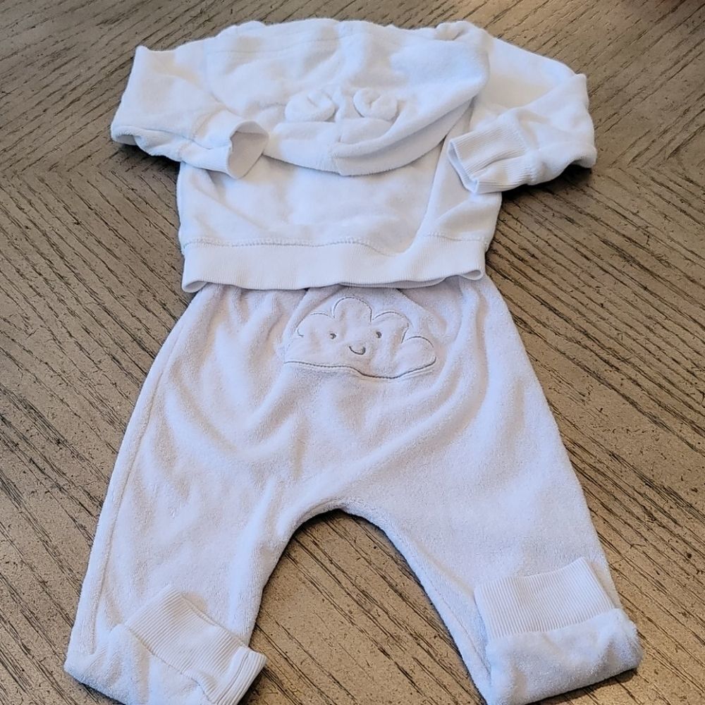 12 month white zip up jacket and pants 🤍